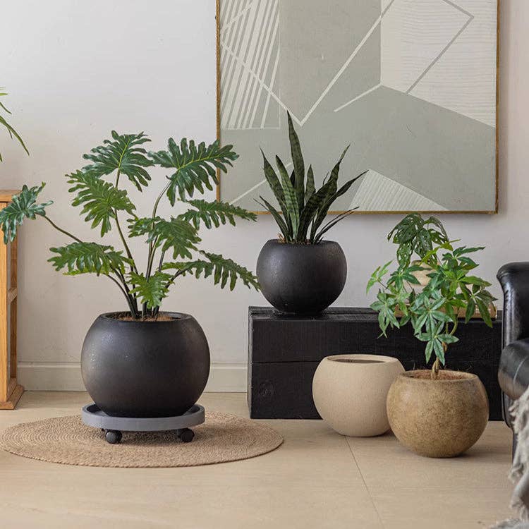 Round Magnesium Clay Planter: Beige / Medium