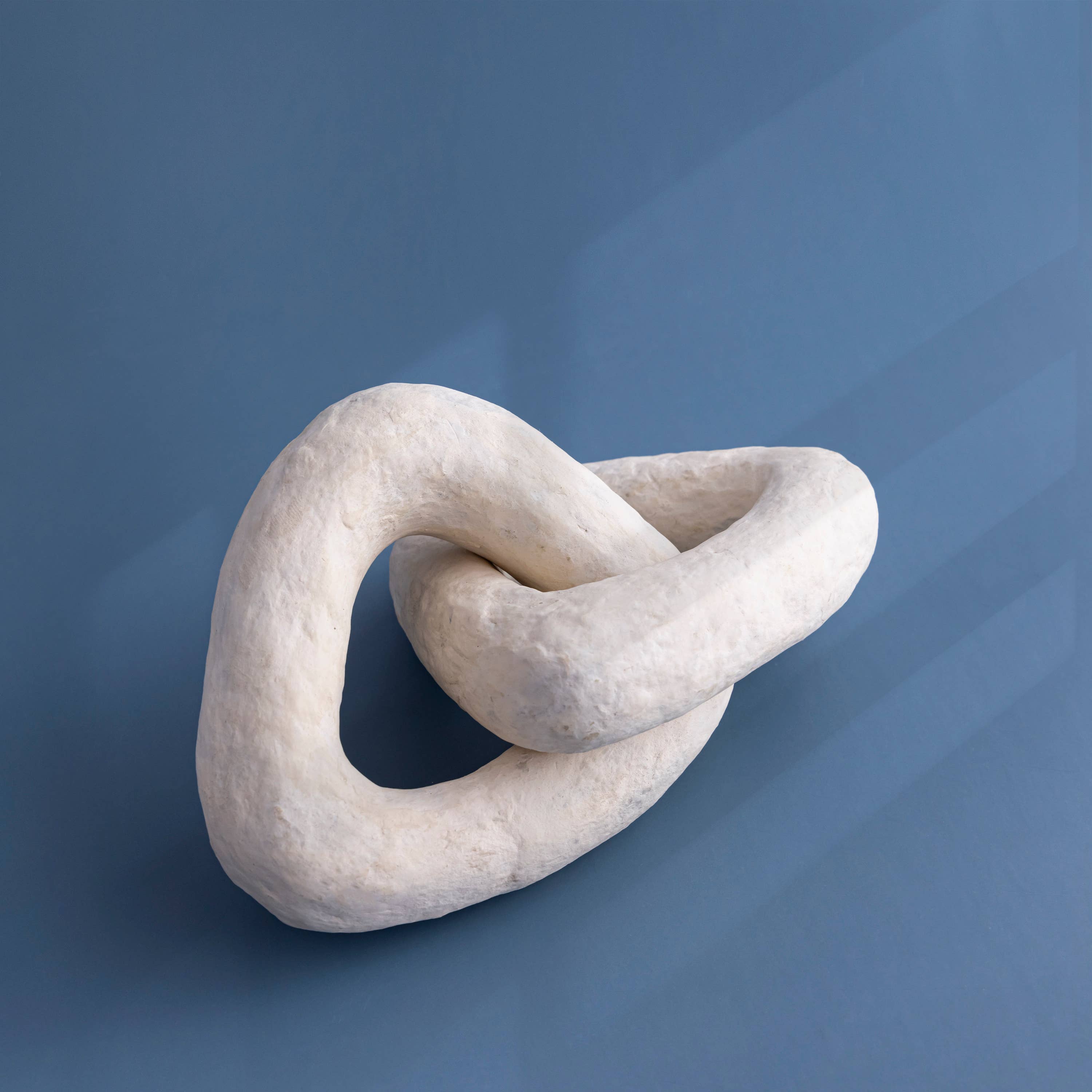 Paper Mache Chain Dia 6" & H 3": Off-white