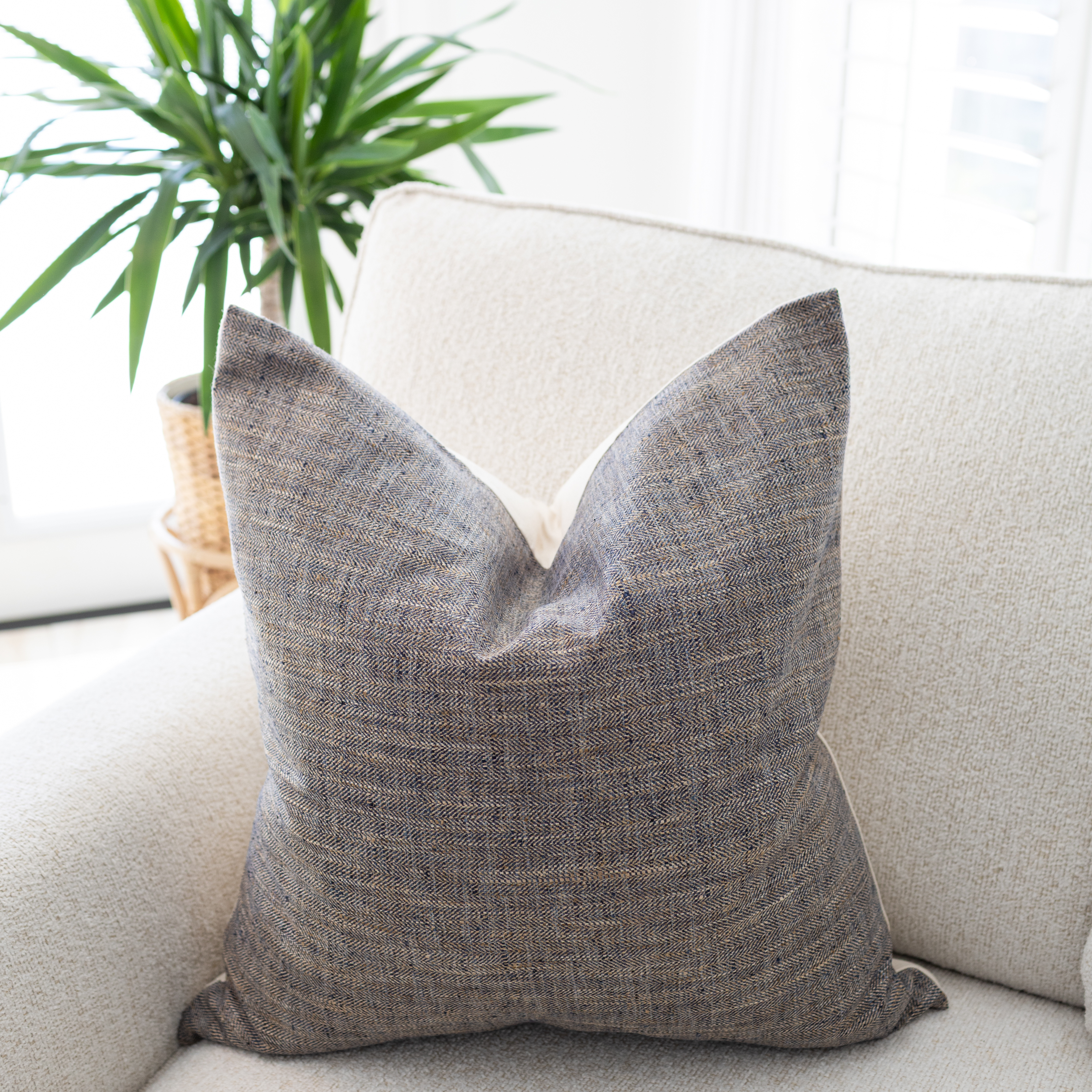 Dante Blue & Brown Throw Cover, 22x22