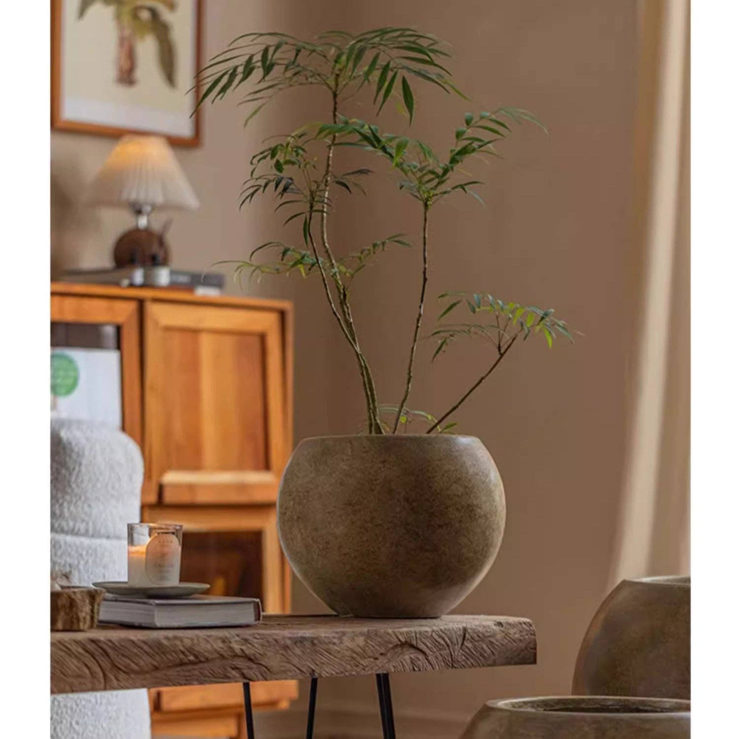 Round Magnesium Clay Planter