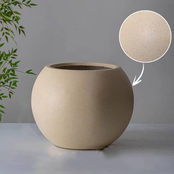 Round Magnesium Clay Planter: Beige / Medium